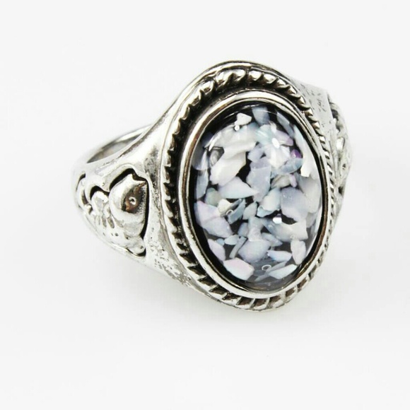 Ring - Picture 5 of 5